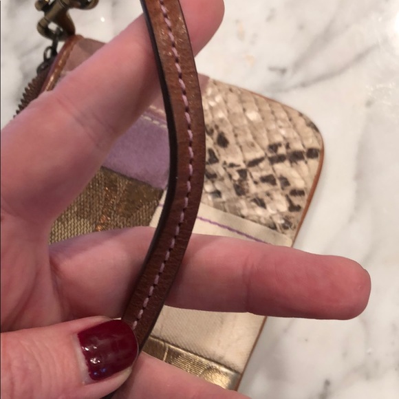 Coach wristlet - Picture 4 of 6